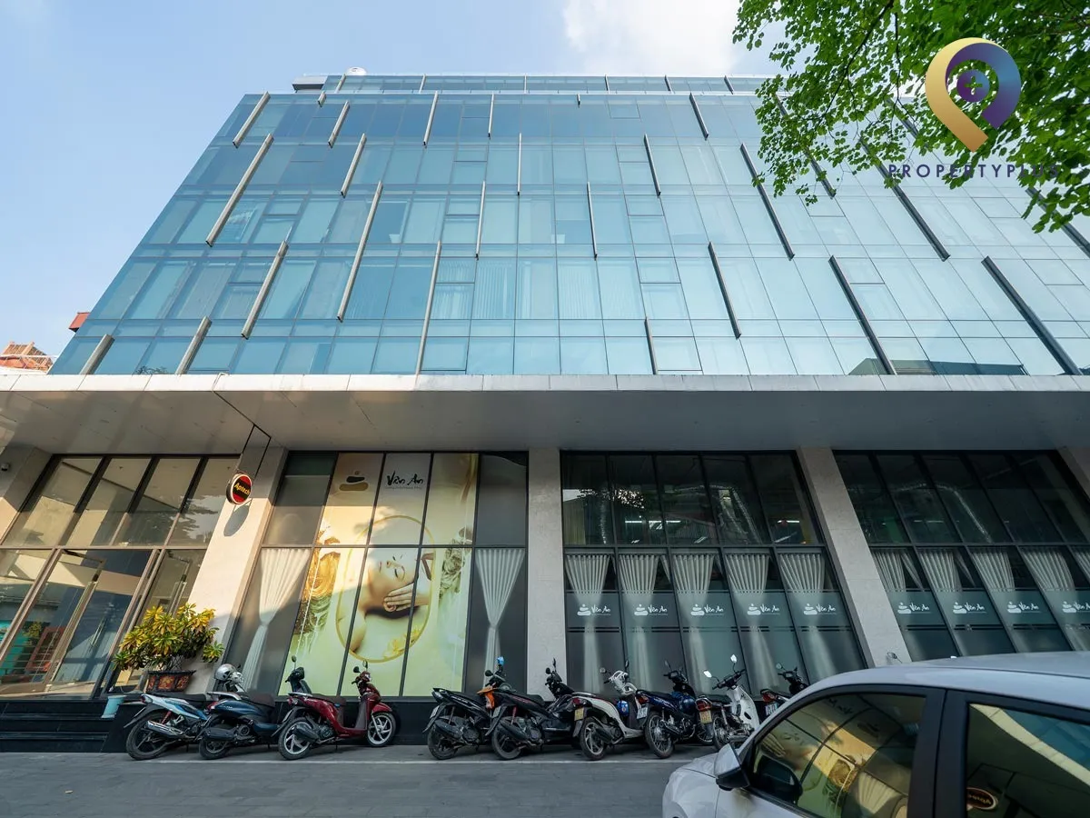 Toàn cảnh mặt ngoài tòa nhà ICT-Building tại Hà Nội do Property Plus giới thiệu.